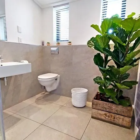 Central Modern Studio Apartment, Hermanus Waterfront Exterior photo