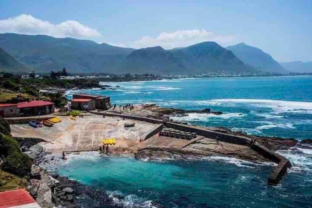 Modern Apartment, Waterfront * Hermanus